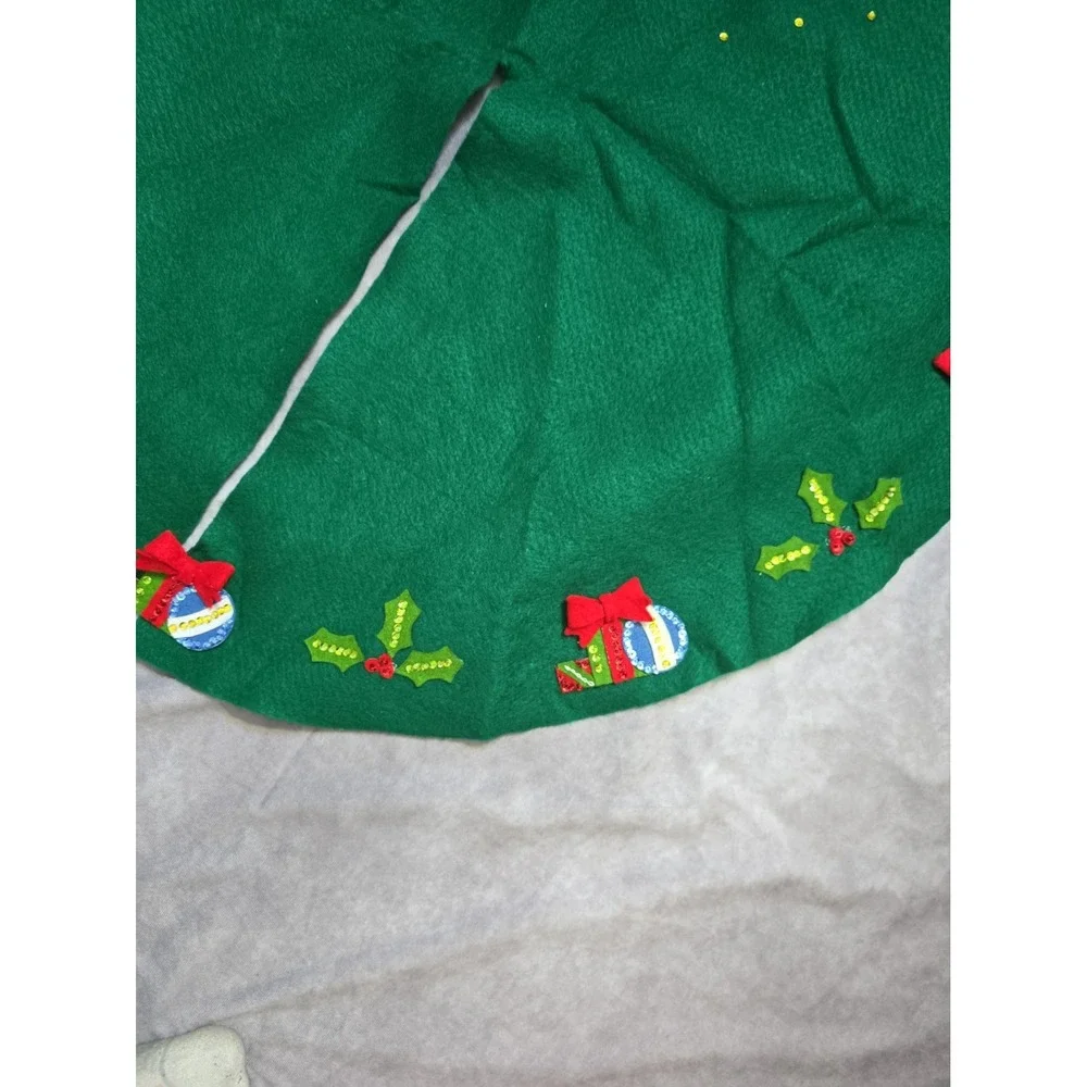 Bucilla Finished Jeweled Tree Skirt Santas Workshop Kit No 33247